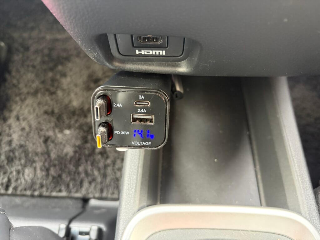 CARtruck巻き取り式シガーソケット充電器